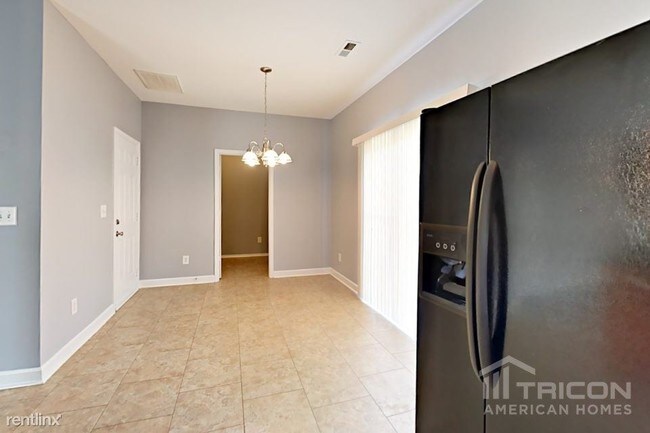 Building Photo - 956 Willow Creek Dr