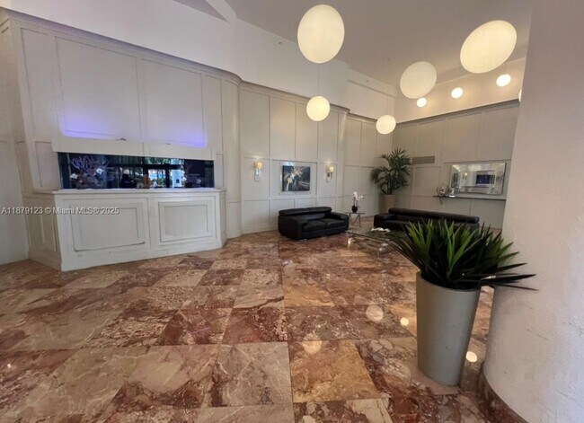Building Photo - 3600 Mystic Pointe Dr