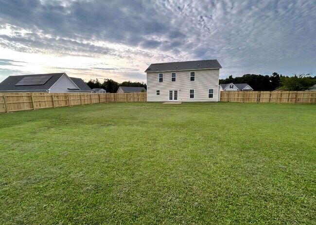 Building Photo - SOUTH CREEK