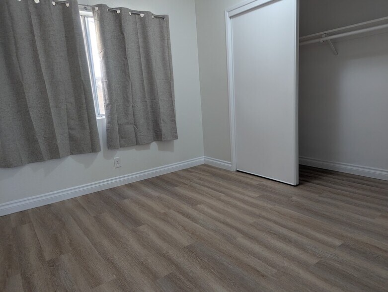 2nd Bedroom - 216 Melrose Dr