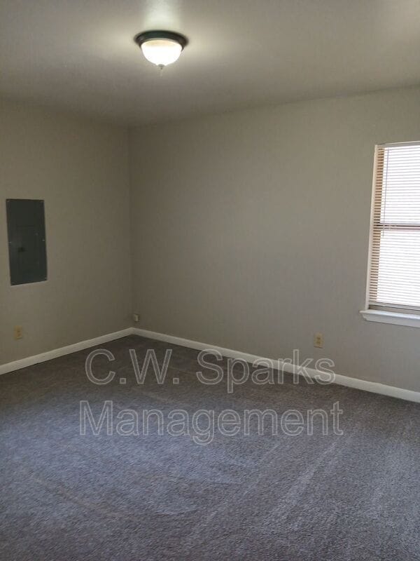Building Photo - 635 Highfall Dr
