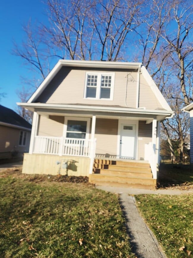 Primary Photo - 426 Hazel Ave