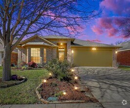 Building Photo - 5308 Vista Verde Dr