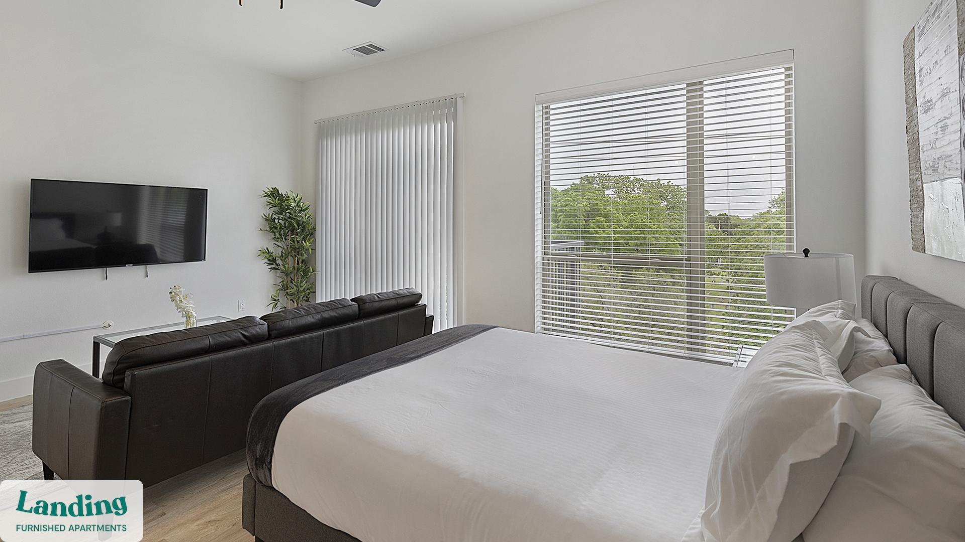 Building Photo - 650 E Sycamore St