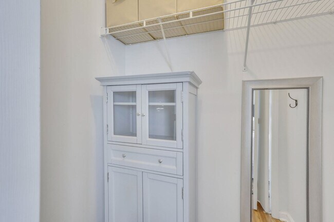 Building Photo - 142 West Tisbury Lane