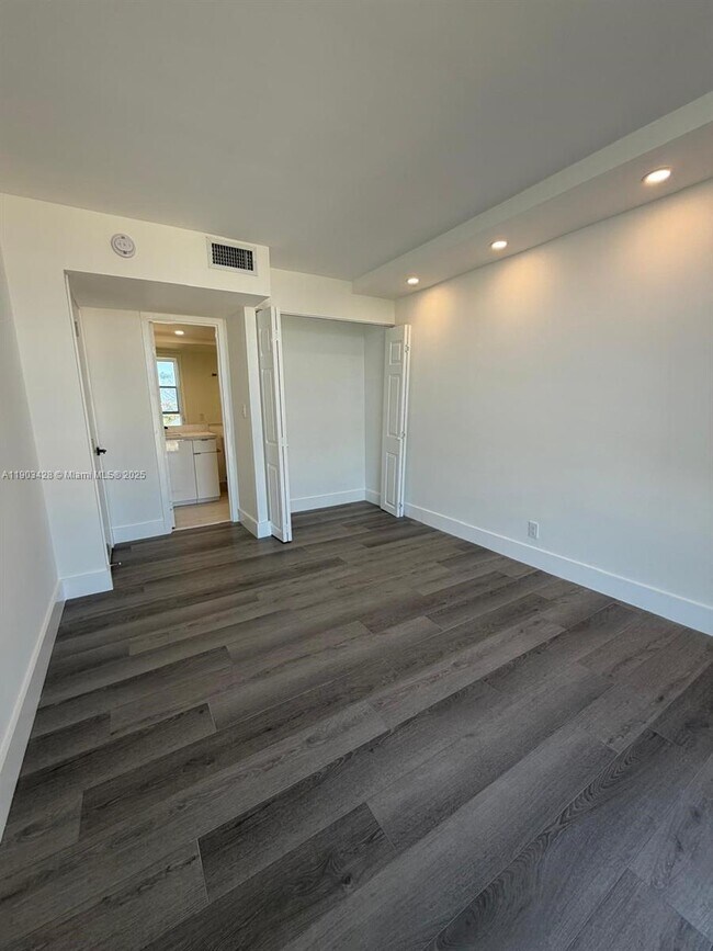 Building Photo - 801 Three Islands Boulevard