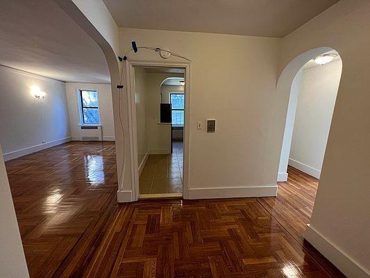 Building Photo - 1 bedroom in BRONX NY 10457