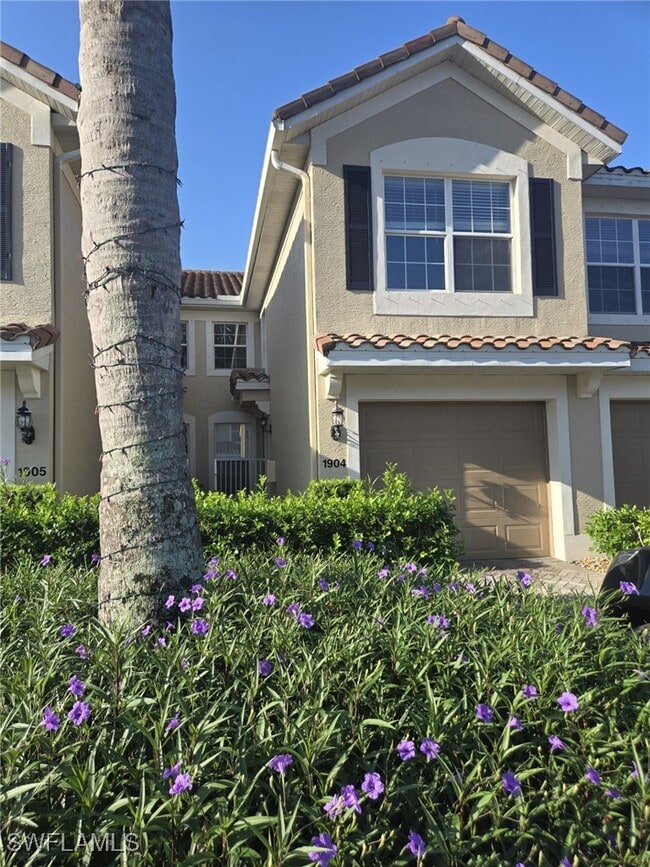 Building Photo - 10344 Whispering Palms Dr