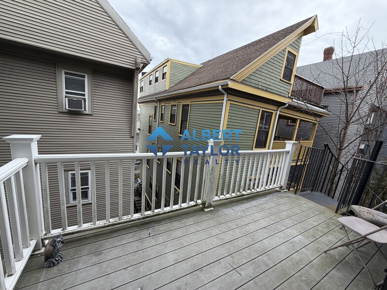 Building Photo - 15 Eldora St