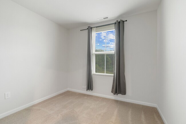 Building Photo - 130 Wye Oak Dr