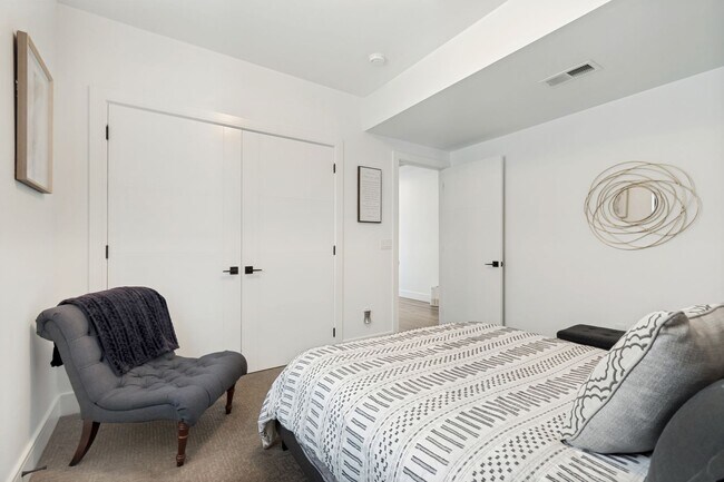 Building Photo - Fully Furnished Luxury Home In The Avenues