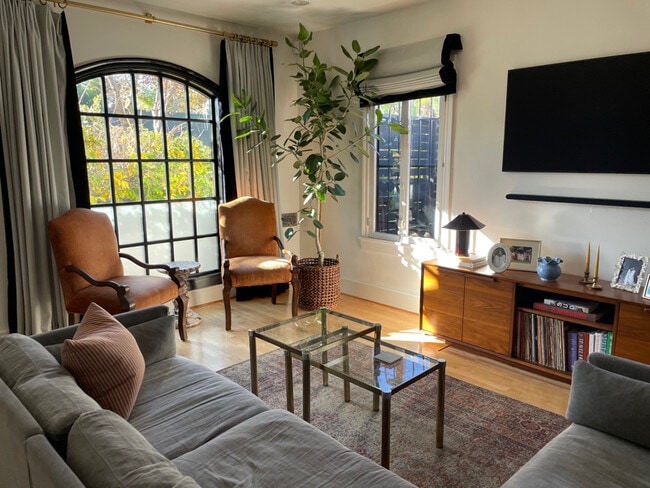 Building Photo - 7715 Waring Ave