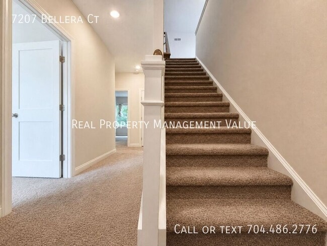 Building Photo - 7207 Bellera Ct