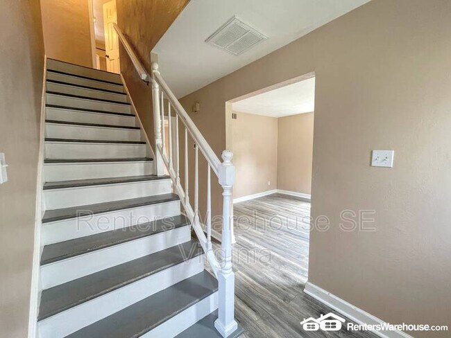 Building Photo - 5736 Avalon Woods Dr