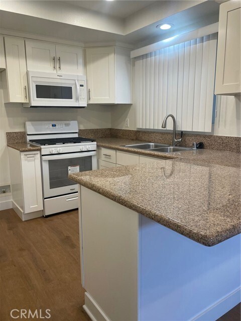 Building Photo - 17081 Grove Cir