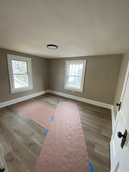 Building Photo - 187 Rowland Ave