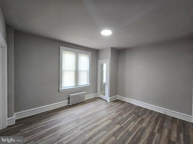 Building Photo - 6149 W Columbia Ave