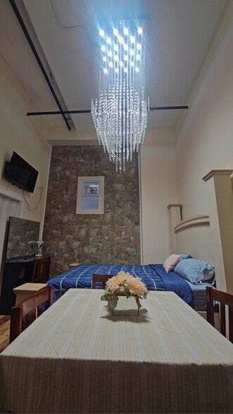 Building Photo - 317 W Fayette St