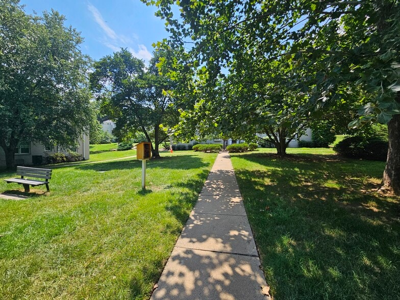 Building Photo - 814 S Arlington Mill Dr