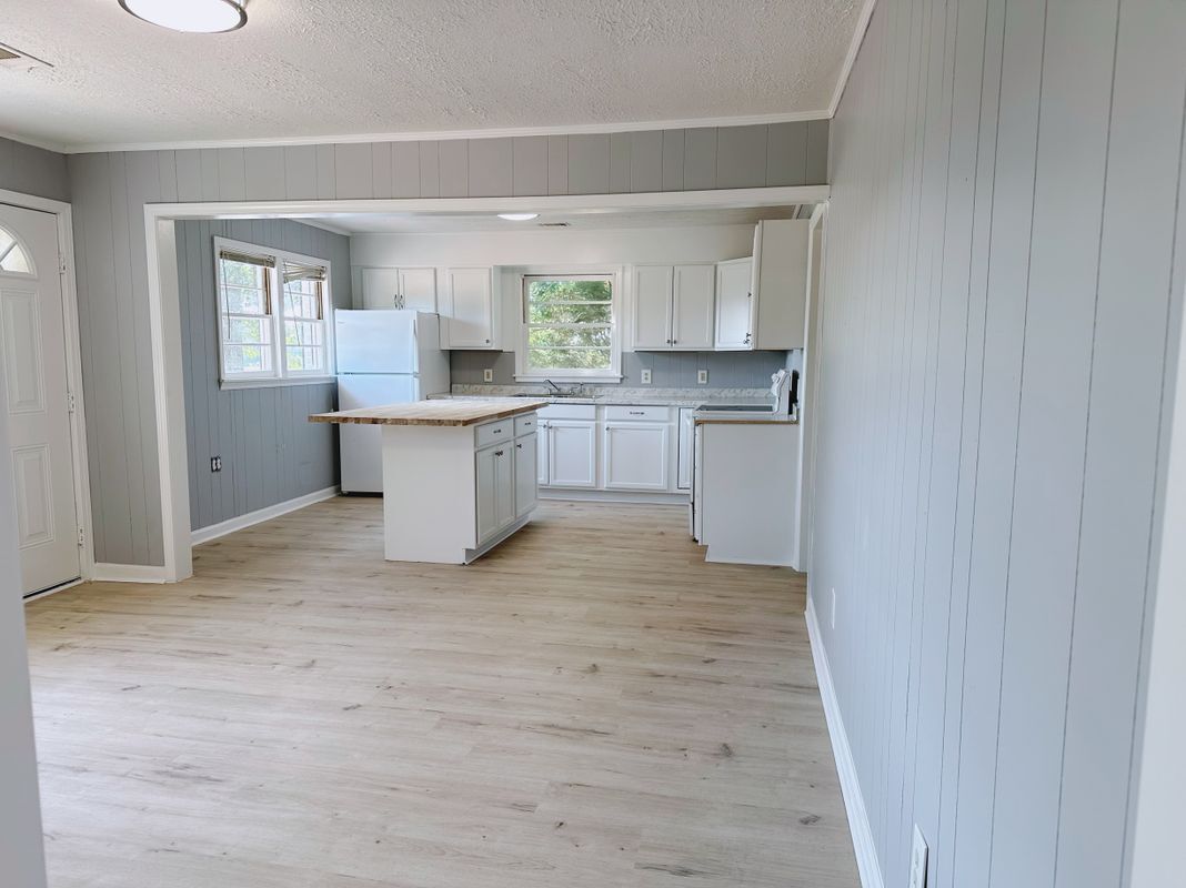 Building Photo - 1463 Beacon Light Rd