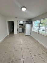 Building Photo - 2550 SW 9th St