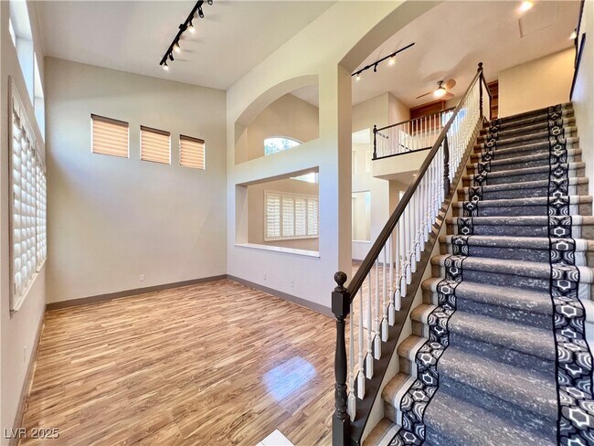 Building Photo - 1605 Ravanusa Dr