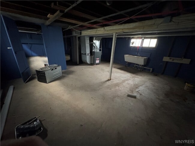 Building Photo - 143 Reo Ave