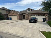 Building Photo - Townhome for rent