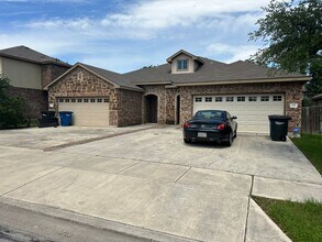 Building Photo - 304 Rosalie Dr