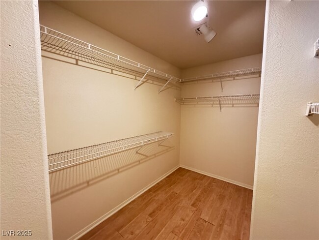 Building Photo - 5117 Elm Grove Dr