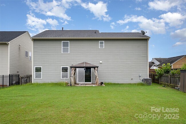 Building Photo - 3530 Alister Ave SW