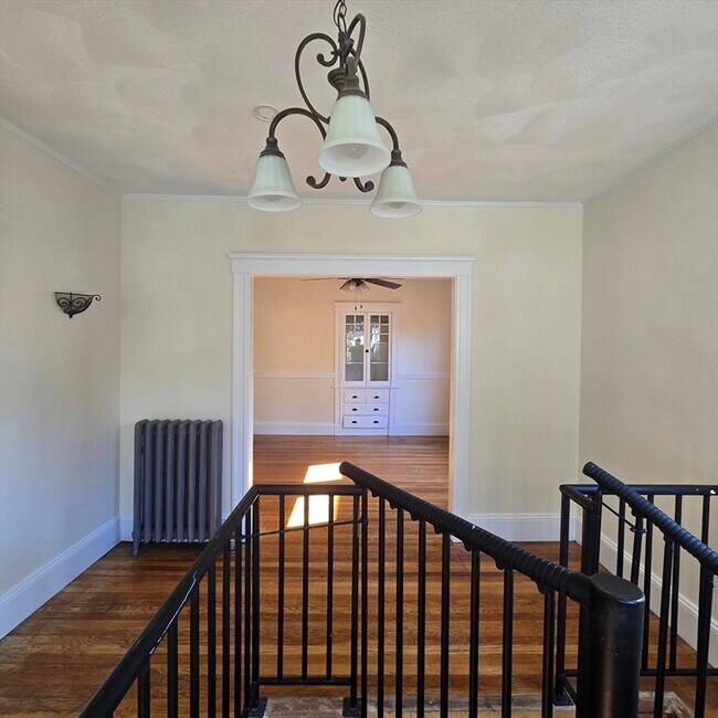 Building Photo - 56 Waterhouse St