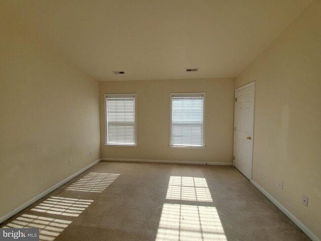 Building Photo - 10 Lopez Dr