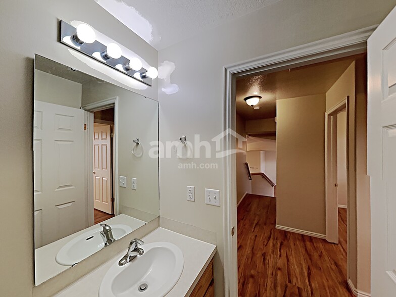 Building Photo - 2258 S 2775 W