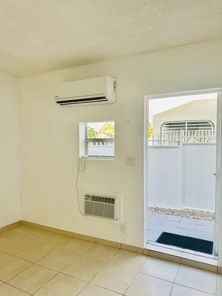 Building Photo - 14945 SW 38th St