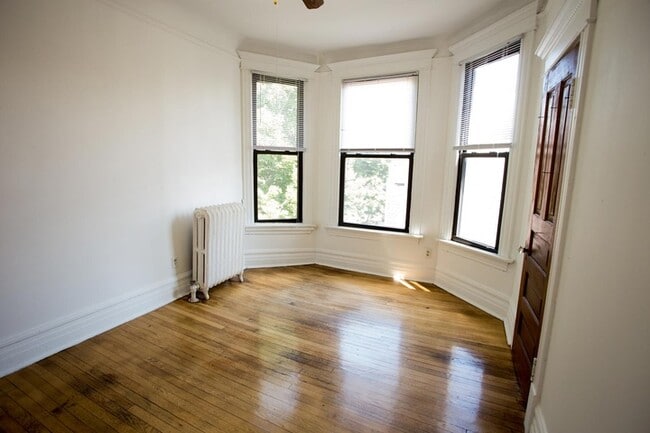 Floorplan - 5401-5403 S. Woodlawn Avenue