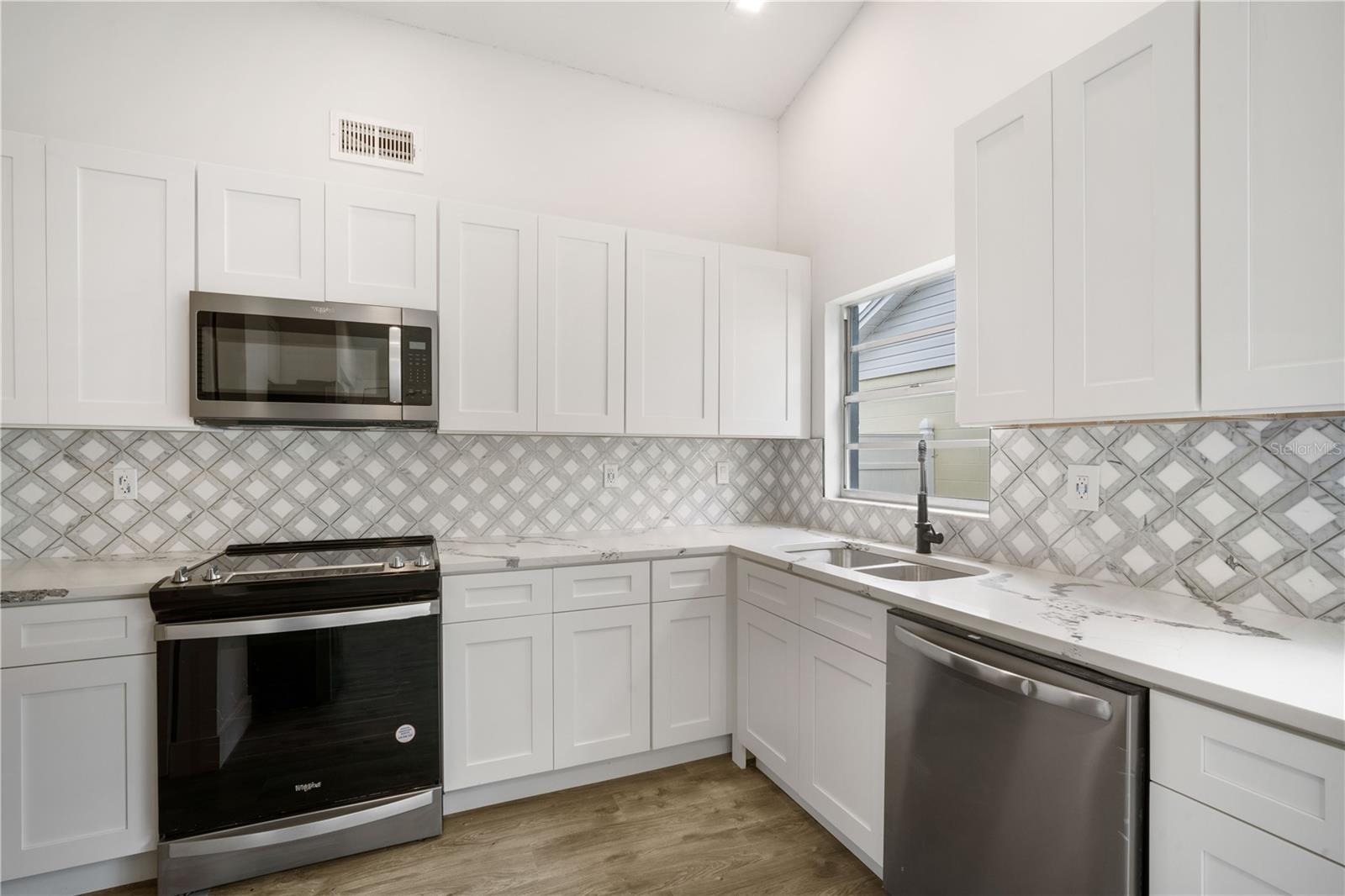 Building Photo - 1814 Tarah Trace Dr