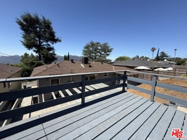 Building Photo - 3035 Highridge Rd