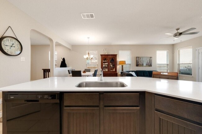 Building Photo - 2471 Sunrise Rd