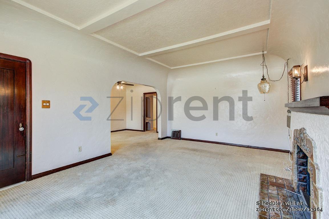 Building Photo - Unit