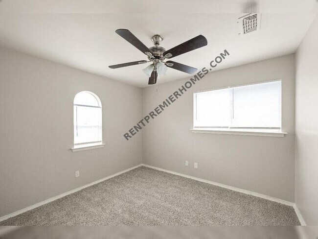 Building Photo - 2510 S Fielder Rd