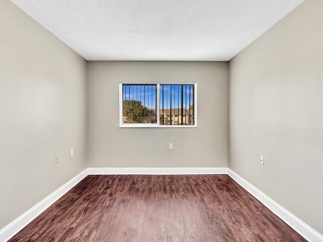 Building Photo - 1163 Lake Terry Dr