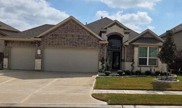 Building Photo - 24307 Bello Everett Lake Dr