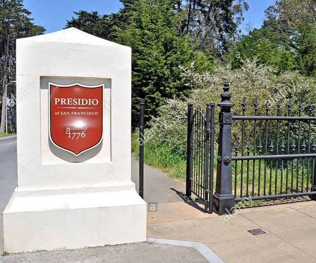 Building Photo - Charming 2 BR | 2.5 BA in Presidio Heights