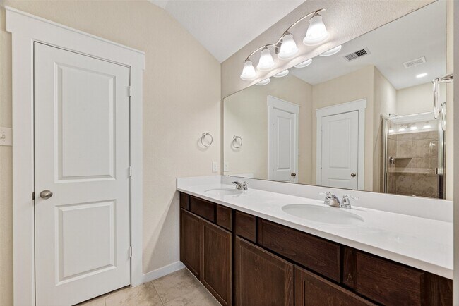 Building Photo - 252 Laura Leigh Ln