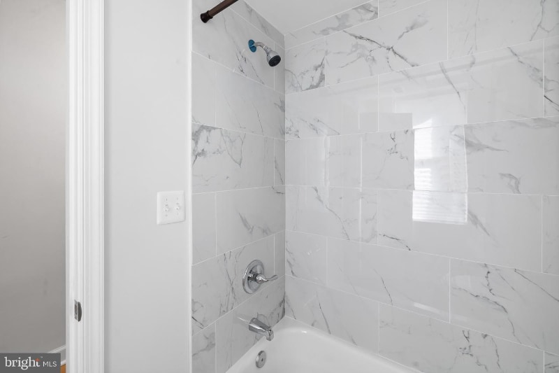 Building Photo - 431 Whitridge Ave