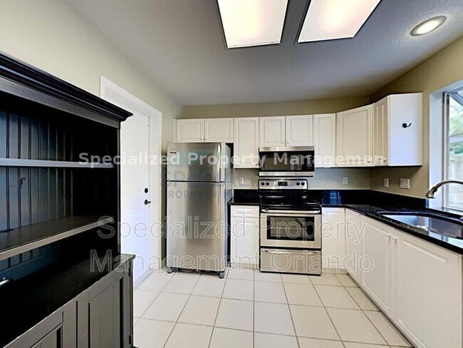 Building Photo - 805 W Smith St