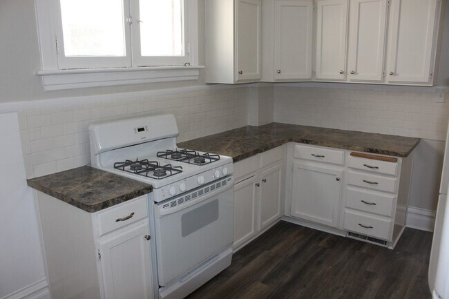 Building Photo - 932 S 900 E