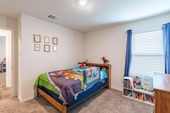 Building Photo - 121 Admiral Ln