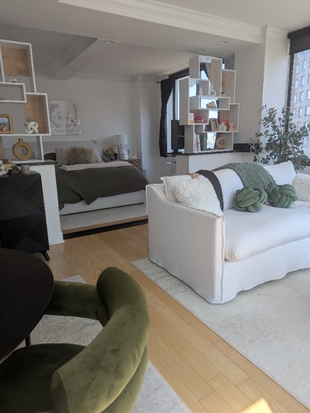 Building Photo - 380 Rector Pl